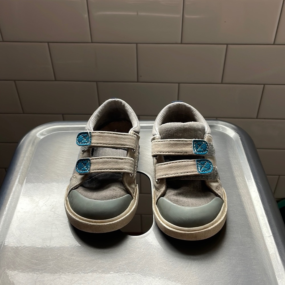 See kai run sneakers
